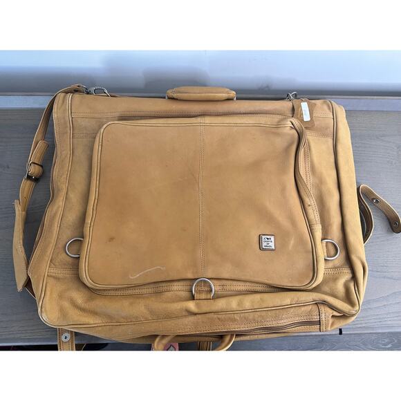C B Leather Craft of Brazil Garment bag - Picture 1 of 11